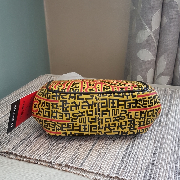 Coach Disney Mickey Mouse Keith Hearing kisslock - Picture 10 of 12